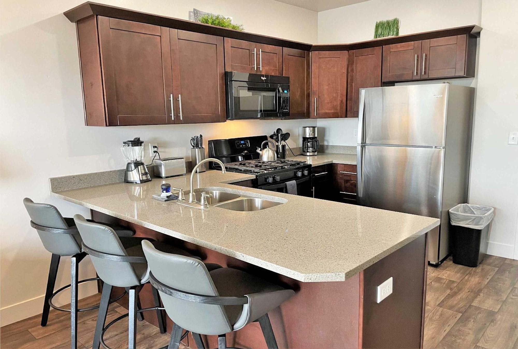 Luxury In The Library Square District *